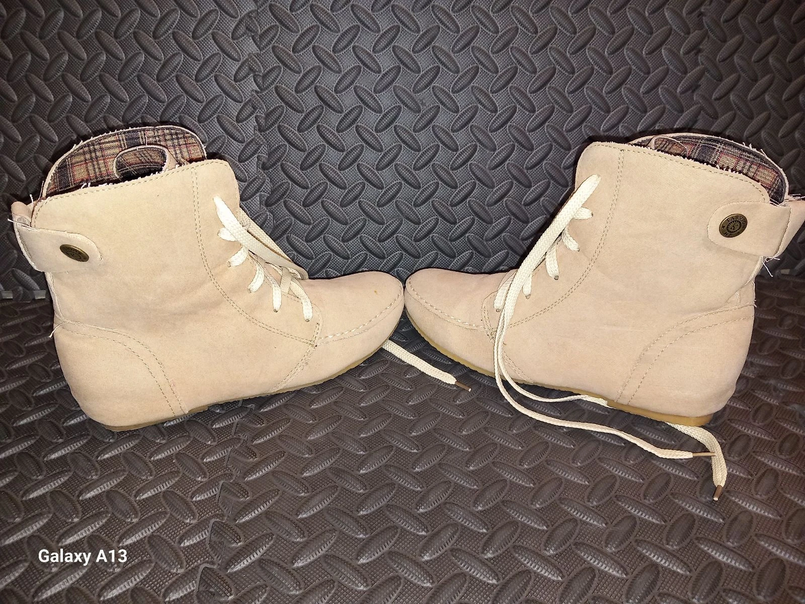 Lichte mocassinachtige laarsjes met veters – Beige / Camel – Maat 37 – photo 4